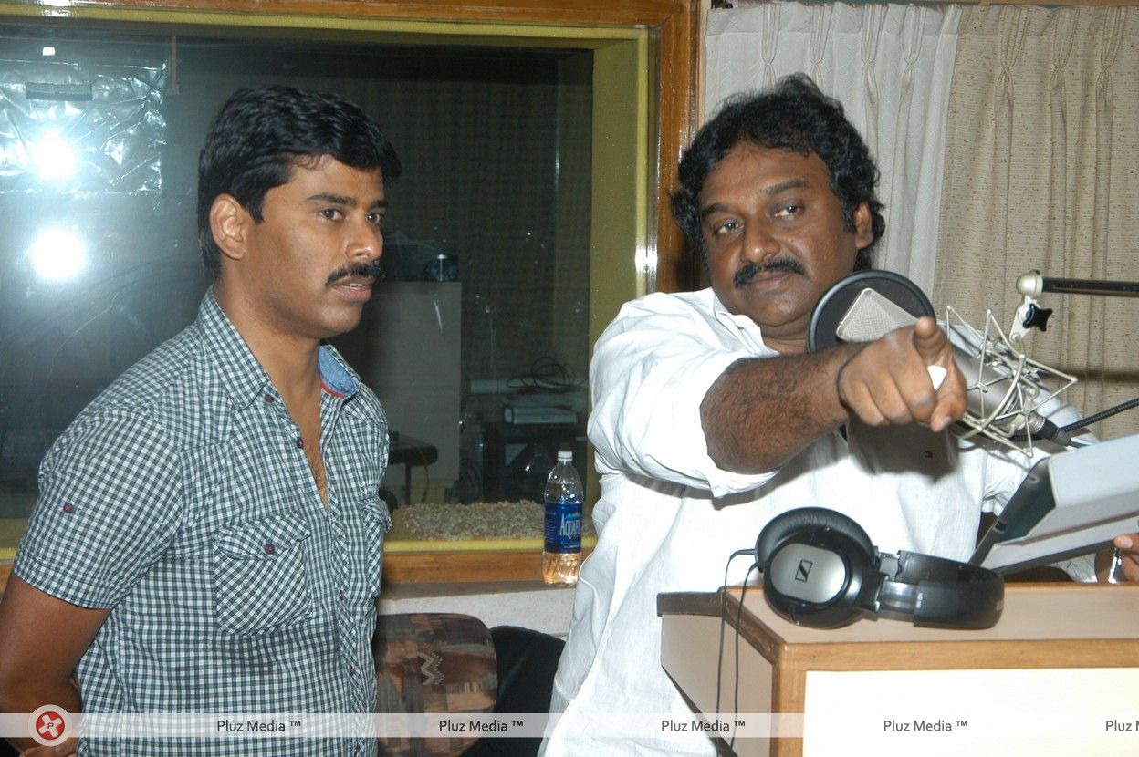 VV Vinayak dubbing for Renigunta - Pictures | Picture 117278